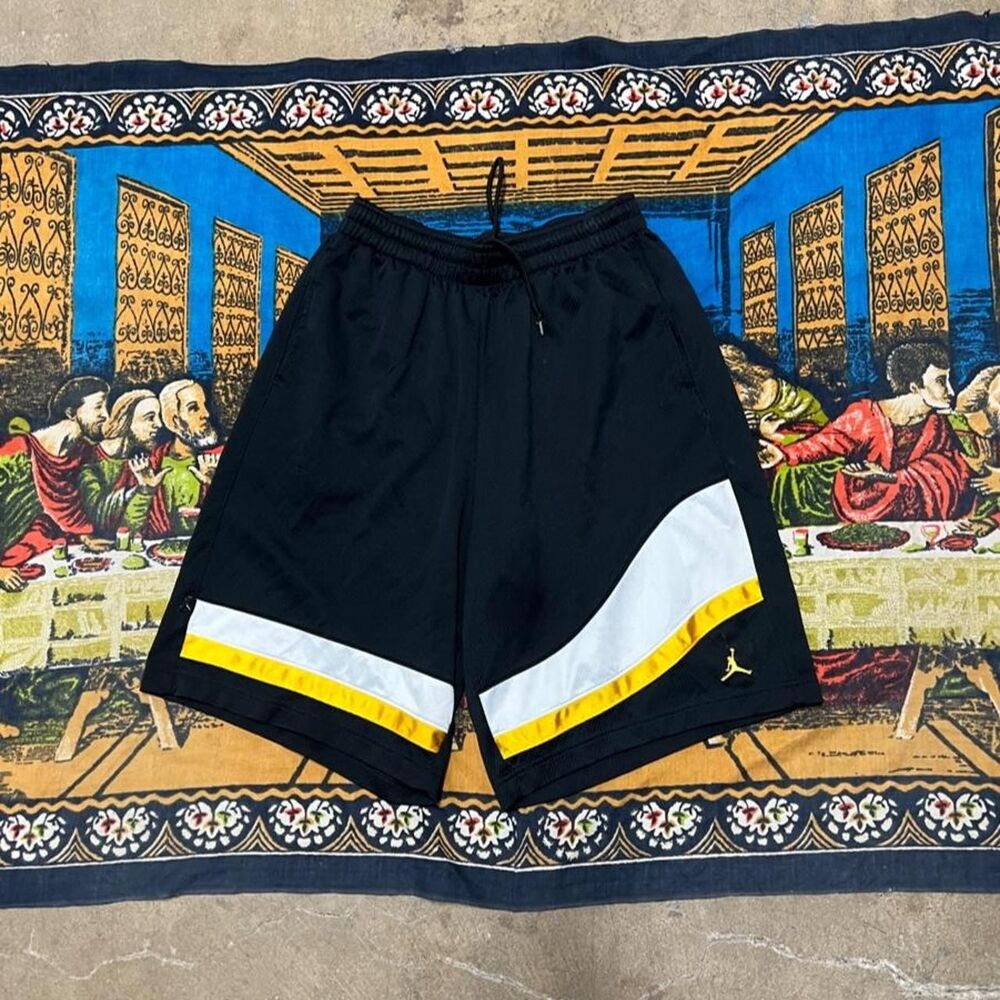 Black Nike Jordan Basketball shorts Size large 10" inseam shiny satin dazzle y2k